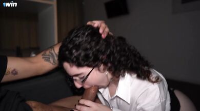 BOOTY WHITE the Argentine Psychologist of SEX Helps her Patients to Forget their "Problems" ROME