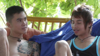 アマチュアの若いアジア人ゲイ女がアナルファックされる