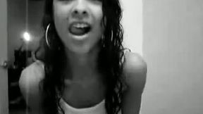 Slender babe is stripping and singing lalalalala