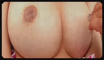 Ririka Suzuki has fingers fucking her