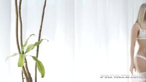 Kira Thorn submits her precious ass to interracial anal