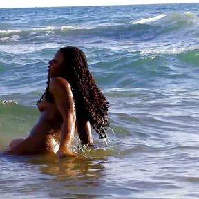 Hot ebony girl loves to fuck on the beach and get jizz on