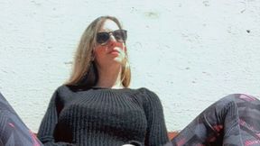 Pussy sunbathing ????????