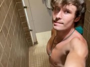 Muscular Guy Jerk Off Gorgeous Big Cumshot 🍆👋💦
