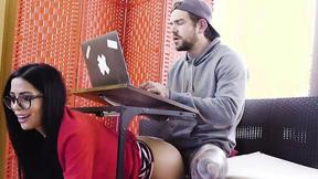 ”Latin Stepmommy Screwed In The Butt During Home Office”