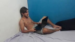 novinho flakael vlogs afirma para a bia cavala quem e o brocha e amiga filma mostrando que e verdade