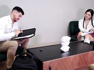 Sexually excited college student suggests her cunt to her professor to pass the course - LA ROLA