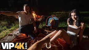 HUNT4K. Sexy skinny brunette doesn&rsquo_t care about her BF and is giving a sloppy blowjob to a stranger