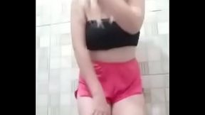 Larissa puta de Ribeirao preto dan&ccedil_ando funk( insta @larissamooriim )