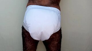Reusable white diaper: how to use