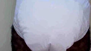 Reusable white diaper: how to use