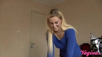 Dutch blonde goddes gets creampied! Britt Angel krijgt een creampie