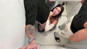 I Fuck My Girlfriend In The Elevator And A Neighbor Catches Us - Rossa Vax - Rossa Vaxx, Yeri Blue And Brady Bud