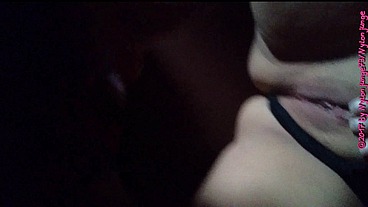 Fummeln an der Geilen MILF