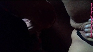 Fummeln an der Geilen MILF