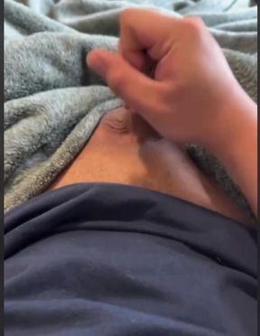 TW boy love to jerk off!!!
