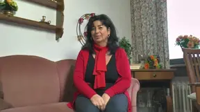 Curvy Mature Slut Fingers and Dildos Her Hairy Pussy