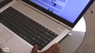 Lækre unge twinks gruppebang af store sorte pikke med intense blowjobs