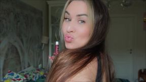 Just The Lip Gloss That Makes You Stuck (720p HD)