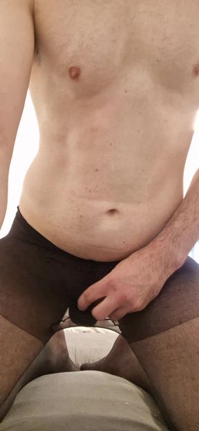 Jerking in pantyhose