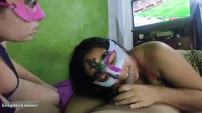 gane la apuesta de la final del mundial, ahora mi esposa y su mejor amiga deben darme una buena mamada de verga / parte 1