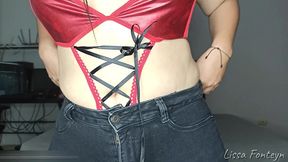 pov-cosplay de diabla con jeans para fuertes peos malolientes en tu cara