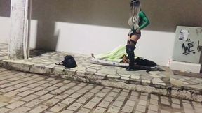 morador de rua metendo no cuzinho da safada no meio da rua bonus bastidores