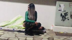 morador de rua metendo no cuzinho da safada no meio da rua bonus bastidores