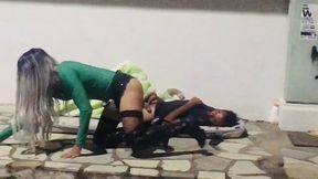 morador de rua metendo no cuzinho da safada no meio da rua bonus bastidores