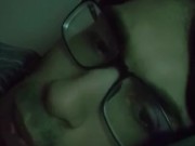 jean-benjamin presente une nouvelle vidéos et montre ses fesses devant son