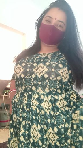 Desi boudi nude in kitchen and fingering in her bed.