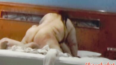 My husband's friend fucks me very well while he masturbates in front of us