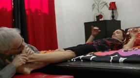 Foot massage for Sunny (HD)