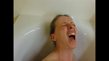Dirty Justyna playing with her cunt