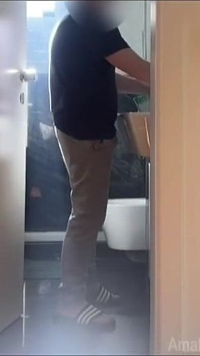 Caught My Flatmate Pissing on Cam.