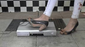 DVD-Player under PeepToes