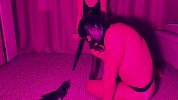 He worshiped his mistress's feet. Pegging on a chair