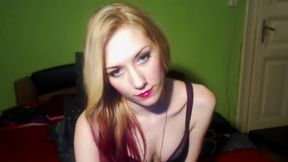 Skinny Chats and Shows Off Her Body