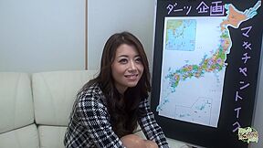 She Was Holding A Painting And Explaining How She Sucks Dicks With So Much Passion