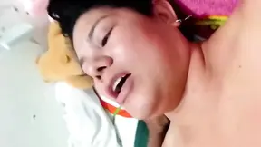 GF gives deep throat reverse suckling to her man
