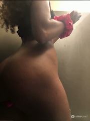 Ebony skinny solo mastebation