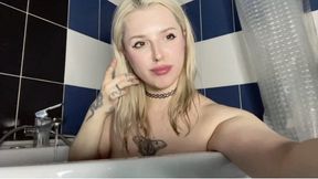 HornyVal First UNDERWATER BREATH HOLDING PLAY