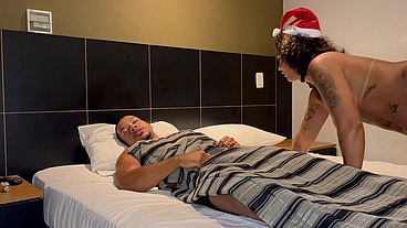 Minha enteada me acordou com a buceta de presente de Natal ( Completo )