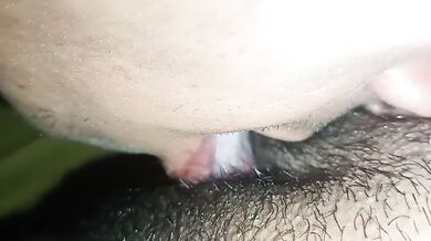 Mamada a mi pastel de crema y orgasmos temblorosos