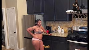 Stepmoms Let Me Eat Her Booty While Everybody Was Gone