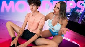 Milf in yoga pants seduces with perfect ass