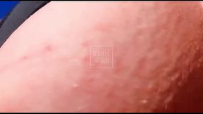 Fodendo a rabuda na beira da praia