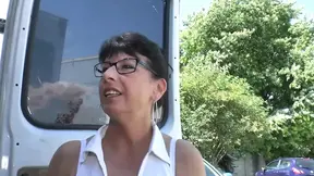 Tattooed milf pussy fucking in dogging position