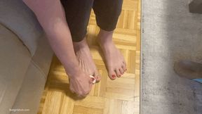 DOING MY PEDICURE RED TOENAILS - MP4 Mobile Version