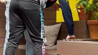 Pár, tabu, pisilés, öreg és fiatal, pisilés, vágás nélküli – vágás nélküli amatőr fiatal európai meleg ribancok basszák a seggüket